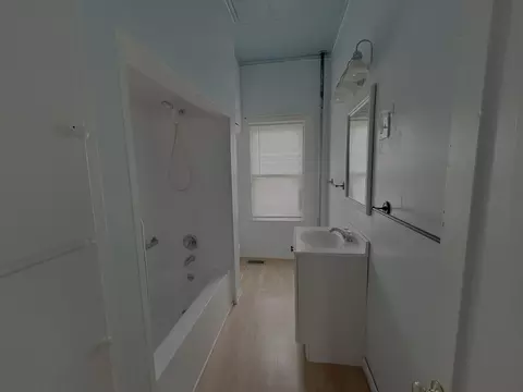 Bath - 408 School St, Webster, MA 01570 photo 1 of 2