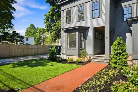 92 Federal St #B, Newburyport, MA 01950