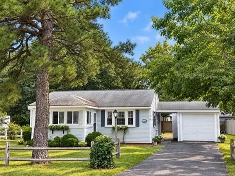 11 Lawrence Rd, Dennis, MA 02639