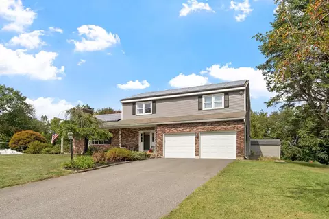 53 Hardy Dr, Leominster, MA 01453