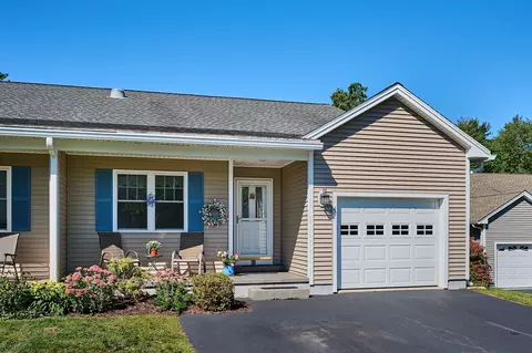 49 Silver Crest Ln #49, Greenfield, MA 01301