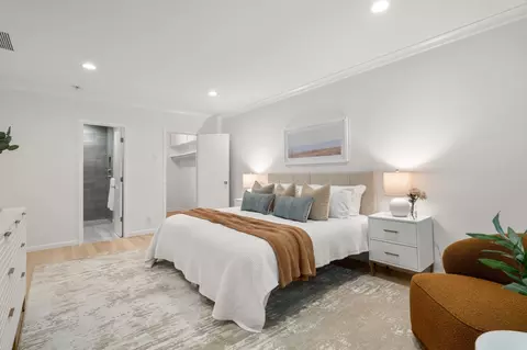 Bedroom - 18 Chestnut Pl, Brookline, MA 02445 photo 3 of 3