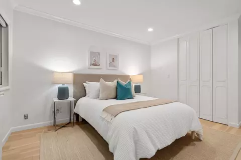 Bedroom - 18 Chestnut Pl, Brookline, MA 02445 photo 2 of 3
