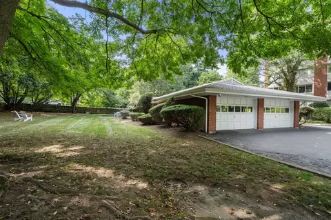 Exterior - 18 Chestnut Pl, Brookline, MA 02445 photo 4 of 5