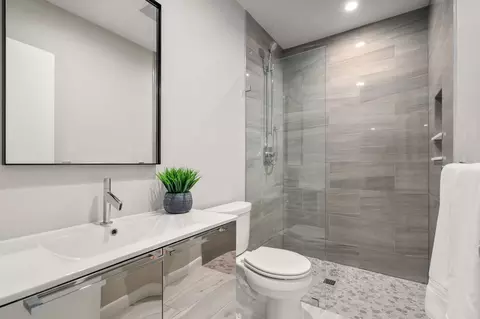 Bath - 18 Chestnut Pl, Brookline, MA 02445 photo 2 of 2