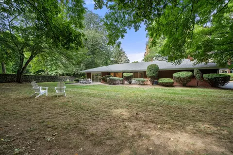Exterior - 18 Chestnut Pl, Brookline, MA 02445 photo 3 of 5