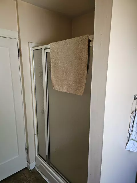 Bath - 65-67 Farnham St, Fall River, MA 02720 photo 2 of 3