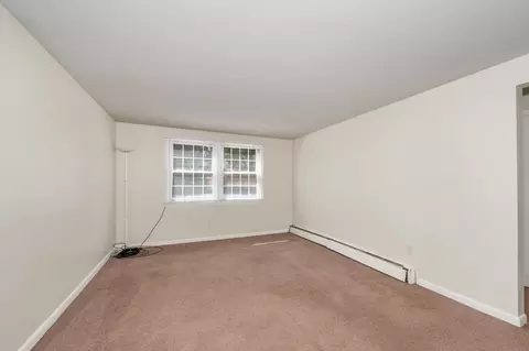 Living - 90 E Broadway #11, Derry, NH 03038 photo 1 of 4