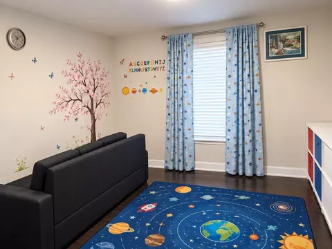 Living - 99 Clover St, Worcester, MA 01603 photo 1 of 1