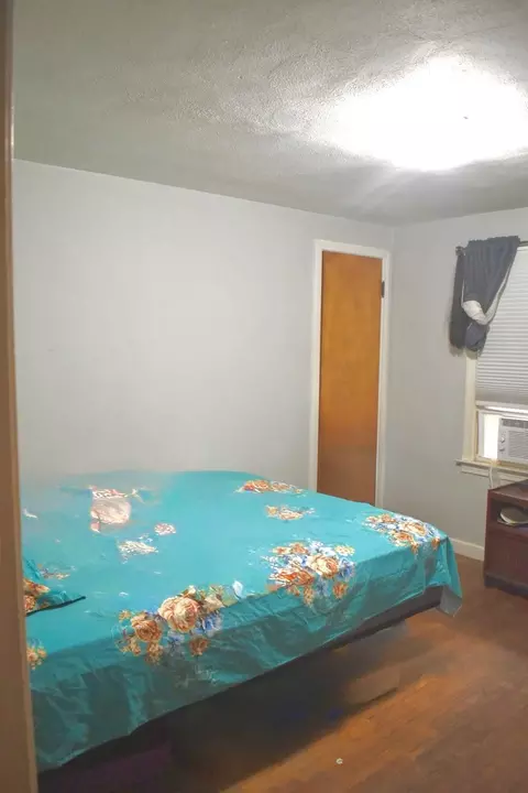 Bedroom - 54 Georgetown St, Springfield, MA 01104 photo 2 of 2