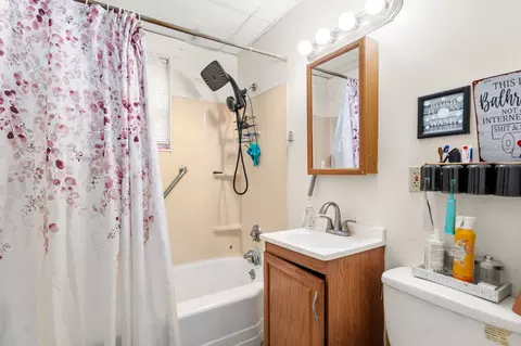 Bath - 31 Chrome St, Worcester, MA 01604 photo 4 of 4