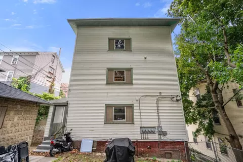 Exterior - 31 Chrome St, Worcester, MA 01604 photo 5 of 6