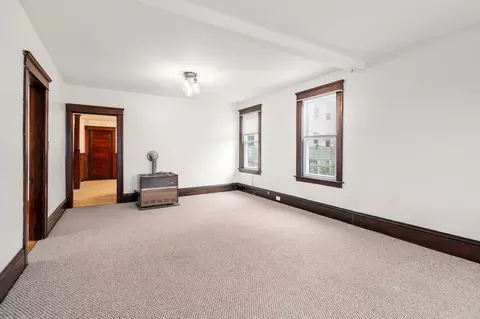 Living - 31 Chrome St, Worcester, MA 01604 photo 3 of 5