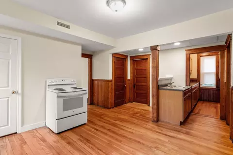 Entry Way - 31 Chrome St, Worcester, MA 01604 photo 1 of 7