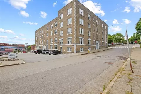 Exterior - 6 Chatham Pl #8, Worcester, MA 01609 photo 11 of 13