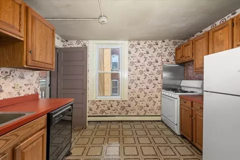 Kitchen - 6 Chatham Pl #8, Worcester, MA 01609 photo 3 of 5