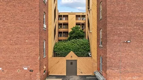 Exterior - 6 Chatham Pl #8, Worcester, MA 01609 photo 9 of 13