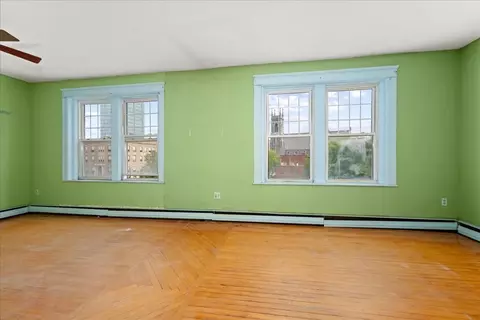 Living - 6 Chatham Pl #8, Worcester, MA 01609 photo 1 of 3