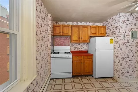 Kitchen - 6 Chatham Pl #8, Worcester, MA 01609 photo 2 of 5