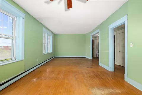 Living - 6 Chatham Pl #8, Worcester, MA 01609 photo 2 of 3