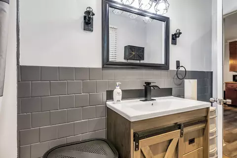 Bath - 100 Clover St, Worcester, MA 01603 photo 2 of 2