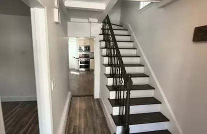 Entry Way - 20 Pleasant Vw, Everett, MA 02149 photo 1 of 3