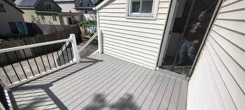 Exterior - 20 Pleasant Vw, Everett, MA 02149 photo 3 of 6