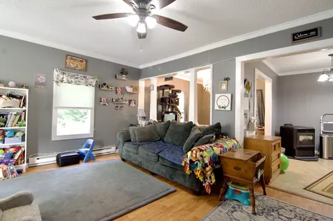 Living - 35 Thayer Ave, Springfield, MA 01108 photo 1 of 3
