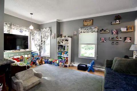 Living - 35 Thayer Ave, Springfield, MA 01108 photo 2 of 3