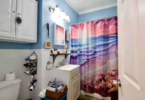 Bath - 35 Thayer Ave, Springfield, MA 01108 photo 1 of 2
