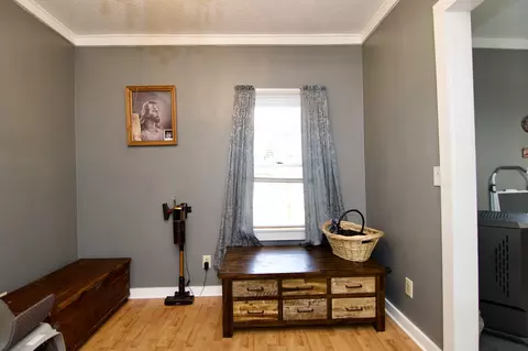 Entry Way - 35 Thayer Ave, Springfield, MA 01108 photo 5 of 8