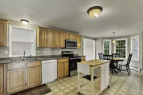 Kitchen - 21 Lyons Rd, Dudley, MA 01571 photo 4 of 6