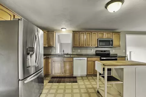 Kitchen - 21 Lyons Rd, Dudley, MA 01571 photo 3 of 6