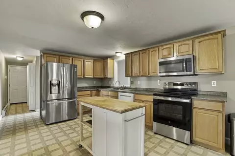 Kitchen - 21 Lyons Rd, Dudley, MA 01571 photo 2 of 6