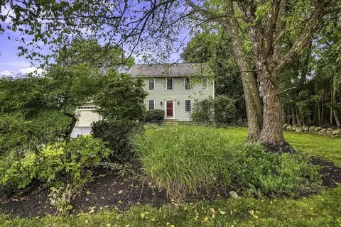 Exterior - 21 Lyons Rd, Dudley, MA 01571 photo 4 of 12