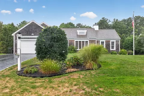 Exterior - 276 Pheasant Hill Cir, Cotuit, MA 02635 photo 2 of 5