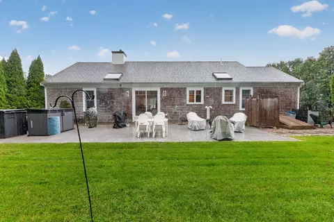 Exterior - 276 Pheasant Hill Cir, Cotuit, MA 02635 photo 3 of 5