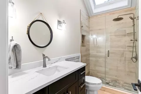 Bath - 276 Pheasant Hill Cir, Cotuit, MA 02635 photo 1 of 7
