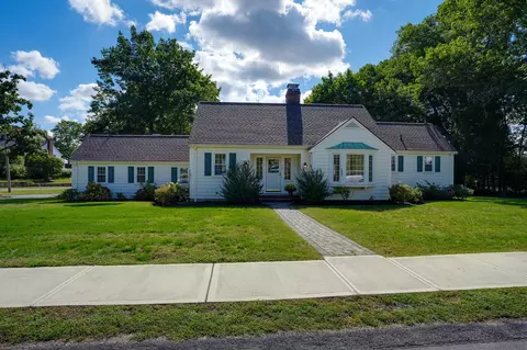 122 Maple St, Norwood, MA 02062
