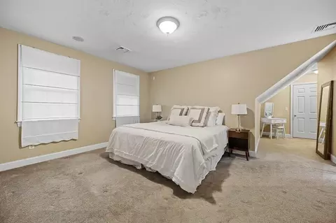 Bedroom - 91 Hartness Rd, Sutton, MA 01590 photo 1 of 6