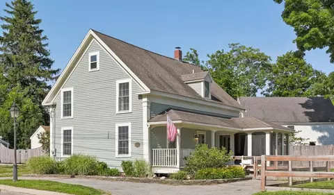 35 Elm Park, Groveland, MA 01834