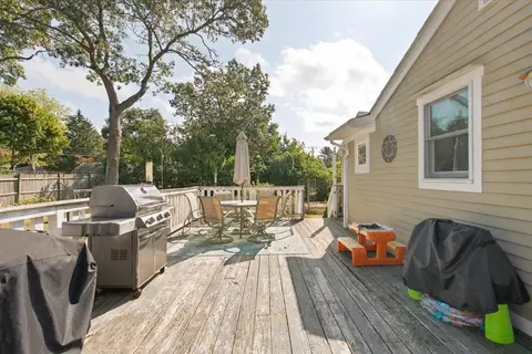Exterior - 15 Summer St, Wareham, MA 02571 photo 5 of 14