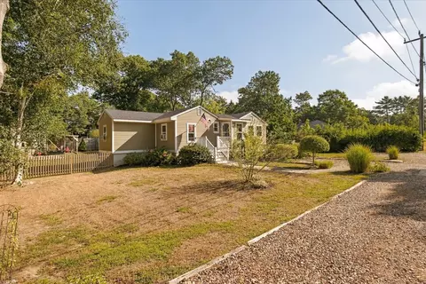 Exterior - 15 Summer St, Wareham, MA 02571 photo 2 of 14