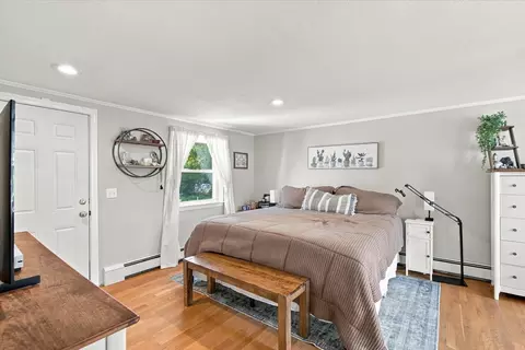 Bedroom - 15 Summer St, Wareham, MA 02571 photo 1 of 4