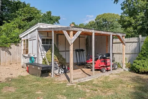 Exterior - 15 Summer St, Wareham, MA 02571 photo 7 of 14