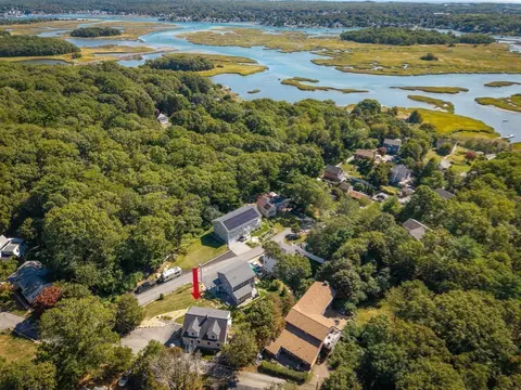 View/Area - 2 Hunter Rd, Gloucester, MA 01930 photo 3 of 3