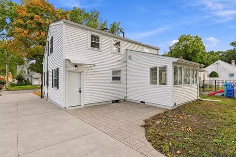 Exterior - 48 Dana St, Springfield, MA 01104 photo 6 of 6