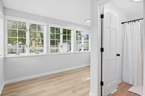 Entry Way - 48 Dana St, Springfield, MA 01104 photo 1 of 2