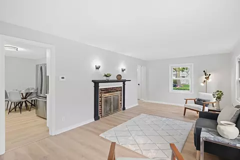 Living - 48 Dana St, Springfield, MA 01104 photo 1 of 3