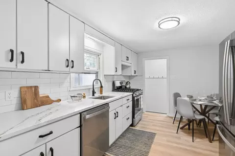 Kitchen - 48 Dana St, Springfield, MA 01104 photo 1 of 2